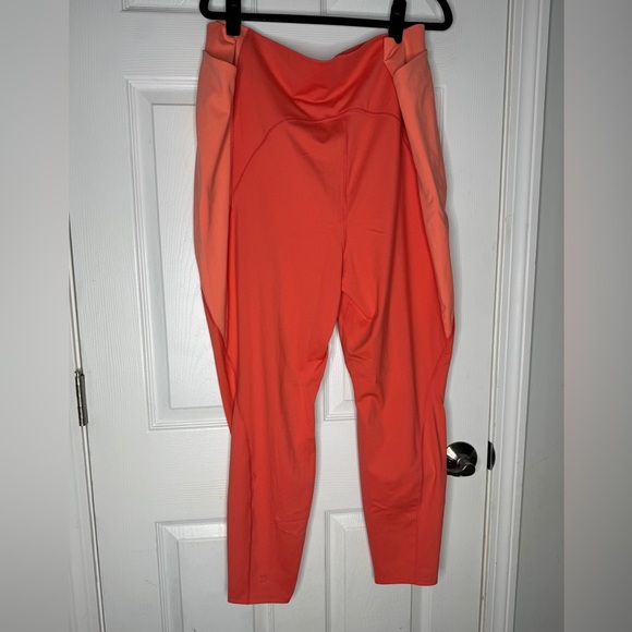 ALL IN MOTION NWT Size 3XL Coral/Peach Leggings Side Pockets - Picture 2 of 7